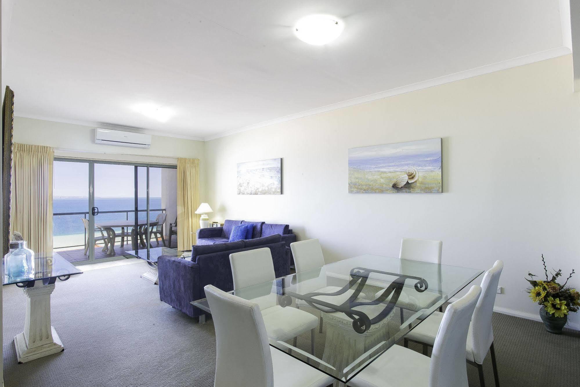 Boardwalk By Rockingham Apartments ภายนอก รูปภาพ
