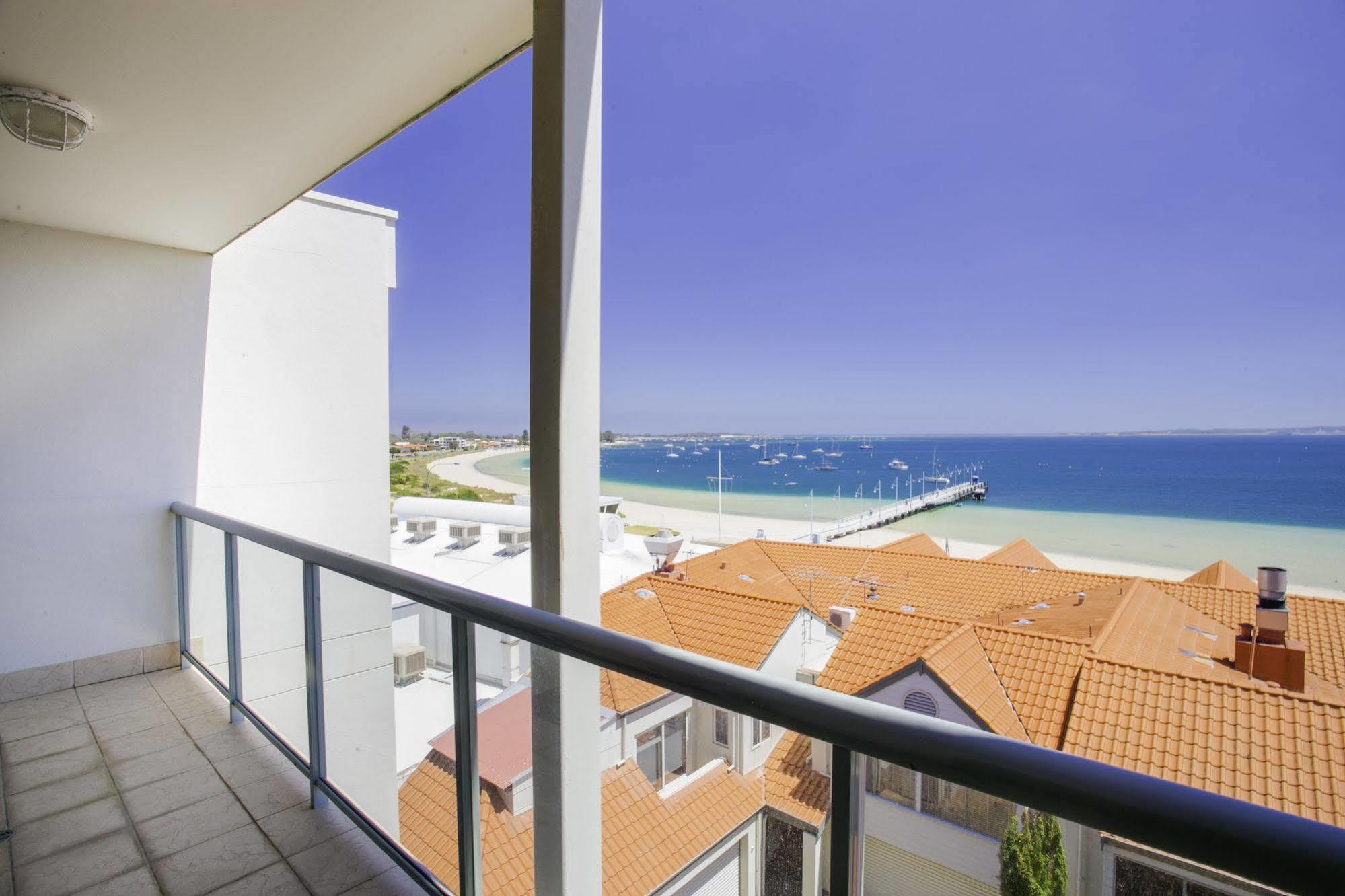 Boardwalk By Rockingham Apartments ภายนอก รูปภาพ